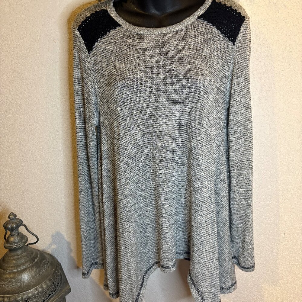 Beautiful sparkly flowy tunic M